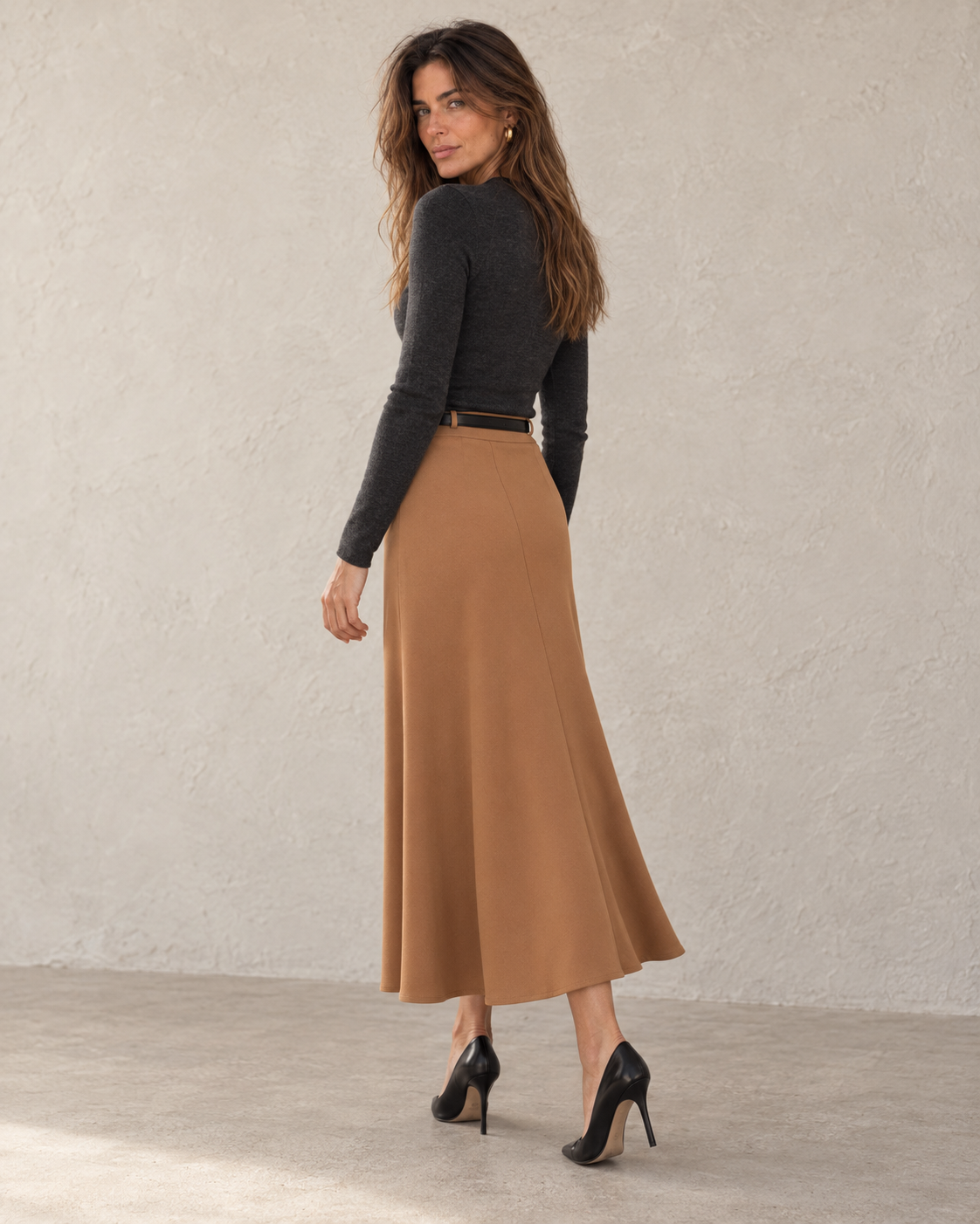 FALDA MIDI CON CINTURÓN BEIGE Anna Verona - imagen 4