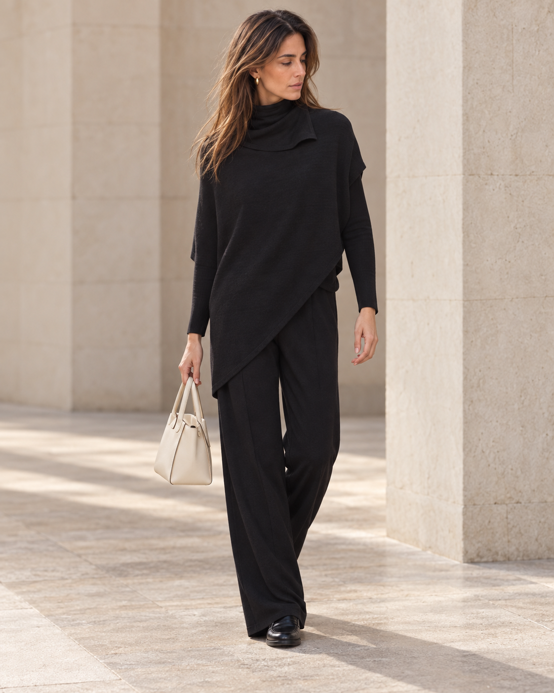 jersey efecto capa negro modelo Anna Verona 4