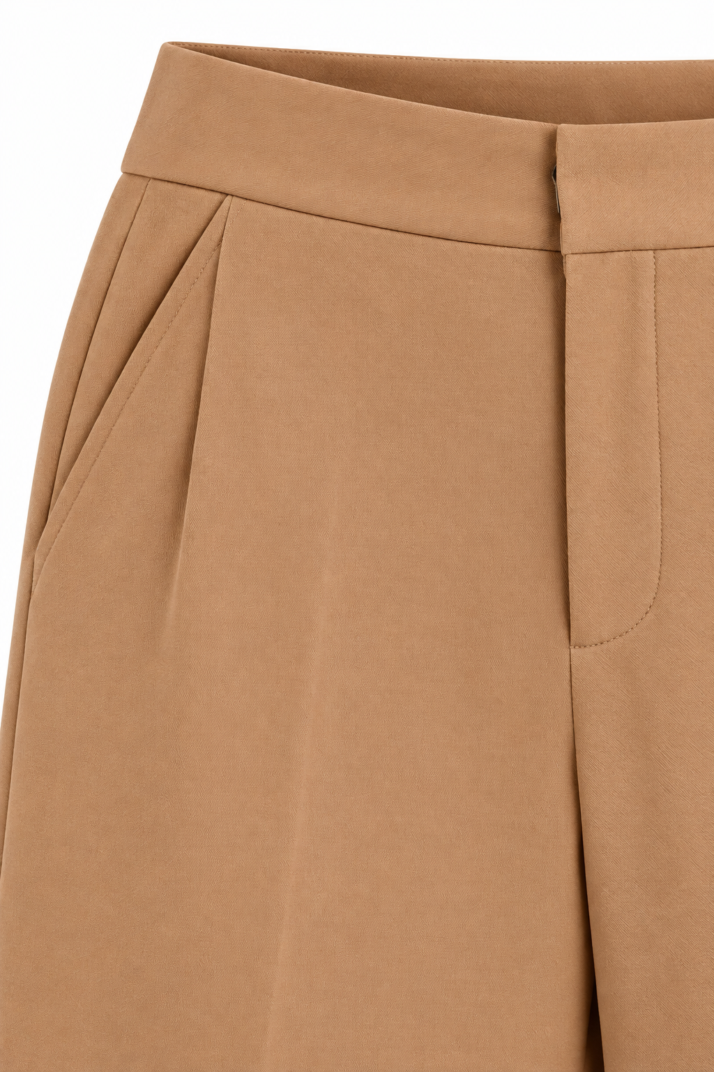 PANTALÓN RECTO FLUIDO — detalle de confección