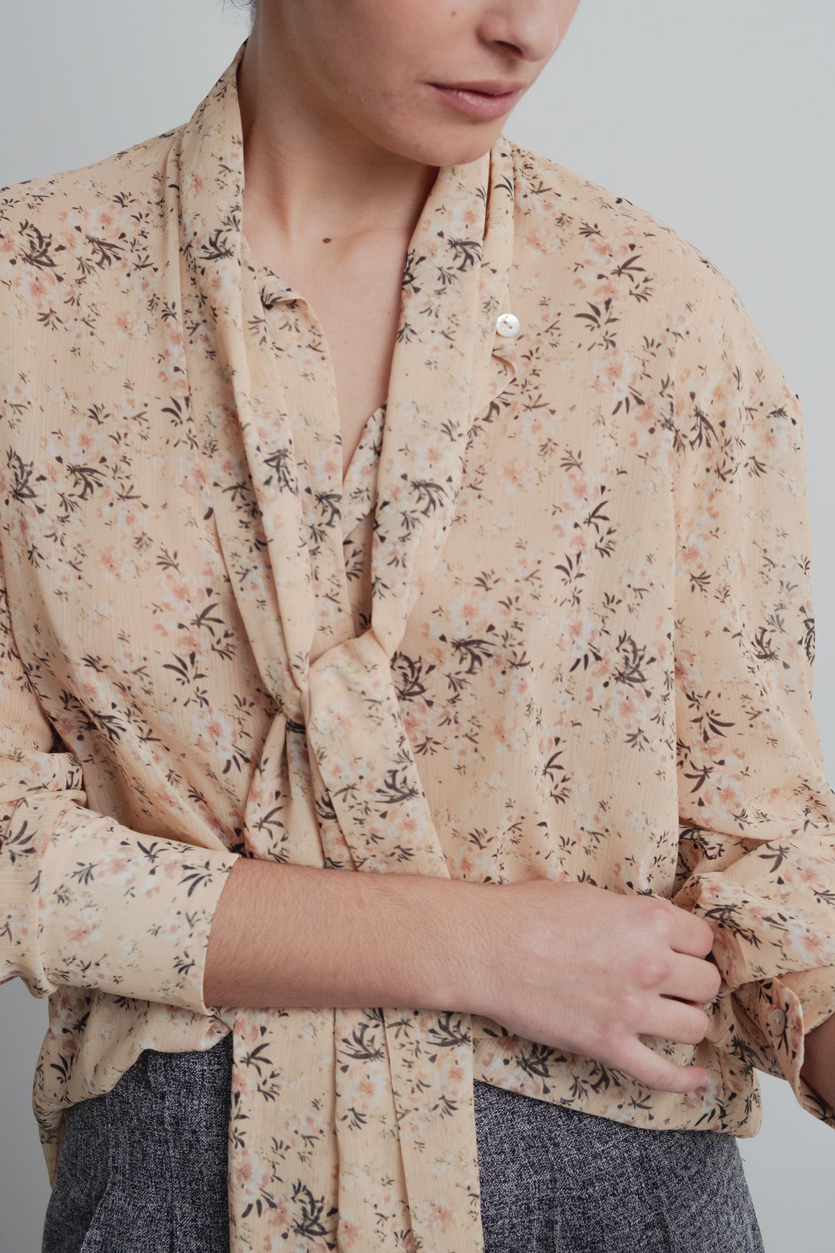 Camisa Rosalia estampada con lazada
